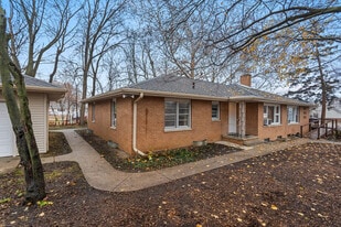 1320 Alms Dr in Champaign, IL - Building Photo