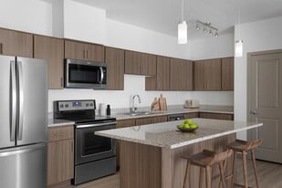 Edgewater at the Cove in Oregon City, OR - Building Photo