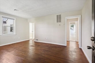 932 16th St in Newport News, VA - Building Photo - Building Photo