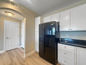 9039 E Panorama Cir in Englewood, CO - Building Photo - Building Photo