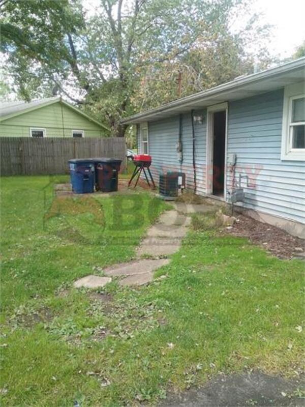 934 Henry St in Michigan City, IN - Building Photo - Building Photo