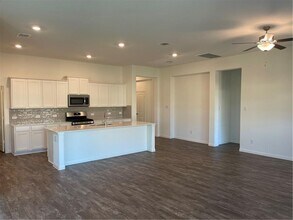 208 Baralo St in Leander, TX - Building Photo - Building Photo