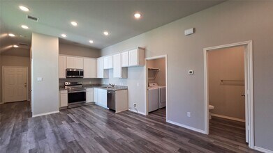 233 Ridgeside Ct in Montgomery, TX - Building Photo - Building Photo