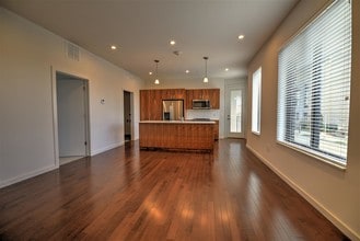 627 Couch Dr in Oklahoma City, OK - Building Photo - Building Photo