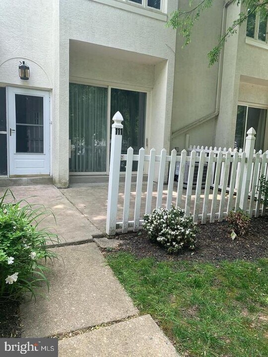 111 Montrose Ave in Bryn Mawr, PA - Building Photo