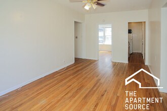 3914 N Pine Grove Ave in Chicago, IL - Building Photo - Building Photo