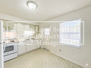 324 Ariana St in Lakeland, FL - Building Photo - Building Photo