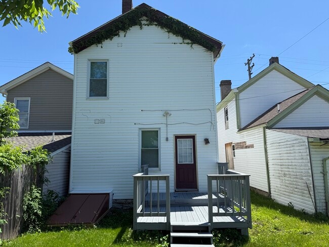 property at 429 N 4th St