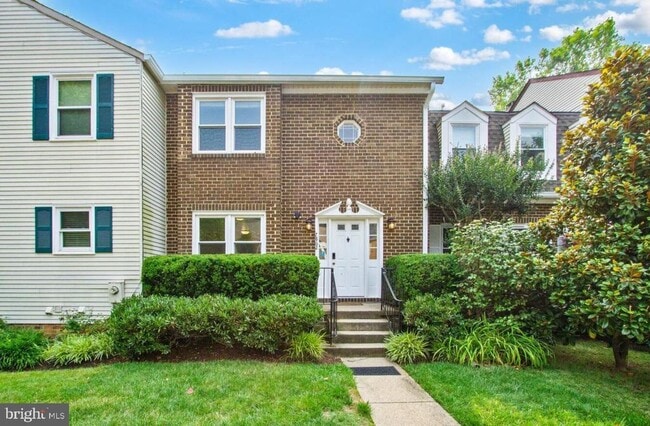 property at 7862 Heatherton Ln
