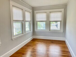 17 Edgecliff Rd in Watertown, MA - Building Photo - Building Photo