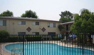 Villa Capri Apartments in West Covina, CA - Building Photo - Building Photo