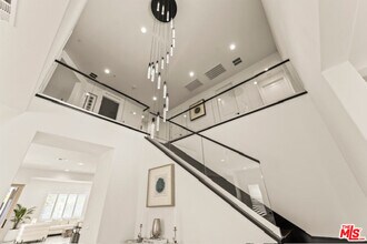 11767 Toyon Dr in Chatsworth, CA - Building Photo - Building Photo