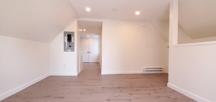 39 Dunbar St in Belleville, ON - Building Photo - Building Photo