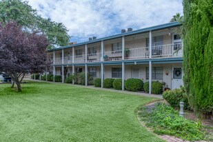 Edgemere Apartments in El Paso, TX - Building Photo