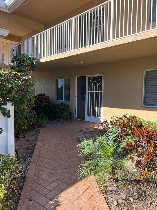 5951 Regal Glen Dr in Boynton Beach, FL - Building Photo - Building Photo