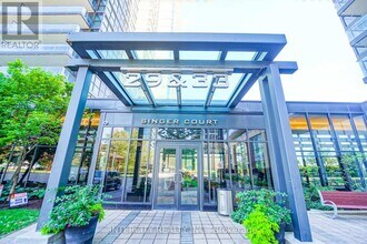 29 Singer Ct in Toronto, ON - Building Photo - Building Photo