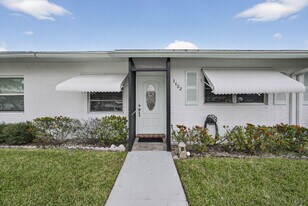 3402 Theo Way in West Palm Beach, FL - Building Photo