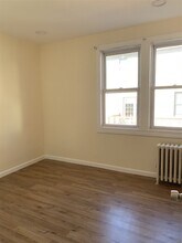 220 Sedore Ave-Unit -2 in Fairview, NJ - Building Photo - Building Photo