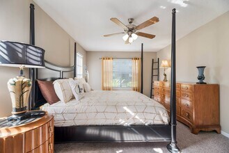 The Parkway at Hunters Creek in Orlando, FL - Building Photo - Building Photo