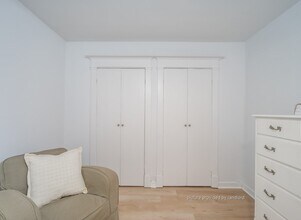 75 Crescent Rd in Toronto, ON - Building Photo - Building Photo