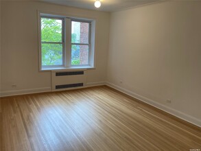 45 Kew Gardens Rd, Unit 5A in Queens, NY - Building Photo - Building Photo