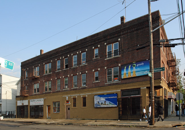 257 Rosa Parks Blvd in Paterson, NJ - Foto de edificio - Building Photo