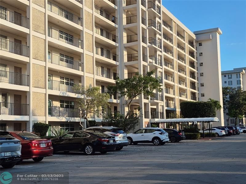 3250 N Palm Aire Dr in Pompano Beach, FL - Building Photo