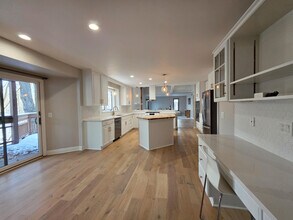 3427 E Dobson Pl in Ann Arbor, MI - Building Photo - Building Photo