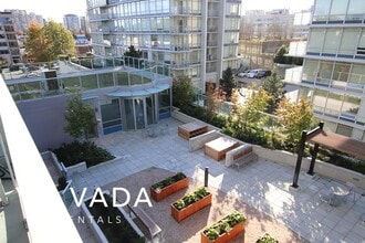 5599 Cooney Rd. in Richmond, BC - Building Photo - Building Photo