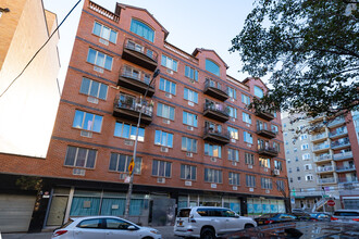 4322 Union St in Flushing, NY - Foto de edificio - Building Photo