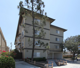 Park Place Apartments in San Diego, CA - Building Photo - Building Photo