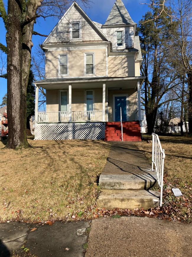 property at 4010 Ridgewood Ave