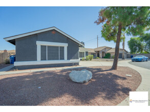 5021 N 86th Ave in Glendale, AZ - Building Photo - Building Photo