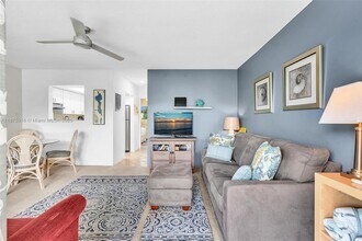 2501 N Ocean Blvd in Pompano Beach, FL - Foto de edificio - Building Photo