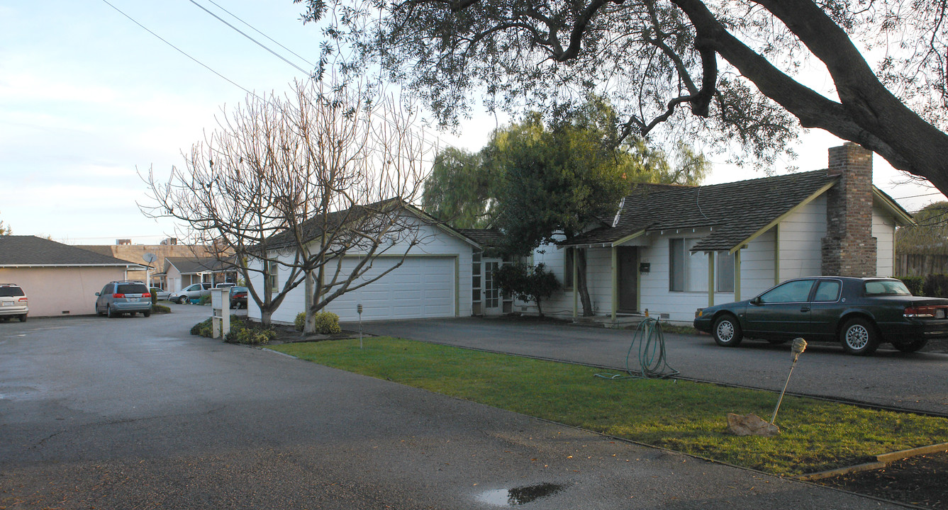 1902 Rock St in Mountain View, CA - Building Photo