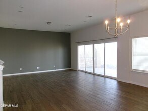 11361 Hidalgo Dr in Socorro, TX - Foto de edificio - Building Photo