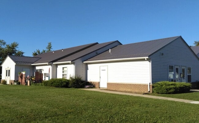 309 Oxford Dr in Greenville, OH - Building Photo - Building Photo