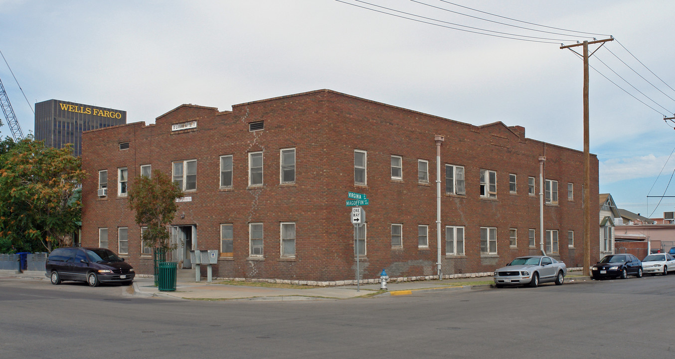 D Lamar Apartments in El Paso, TX - Building Photo