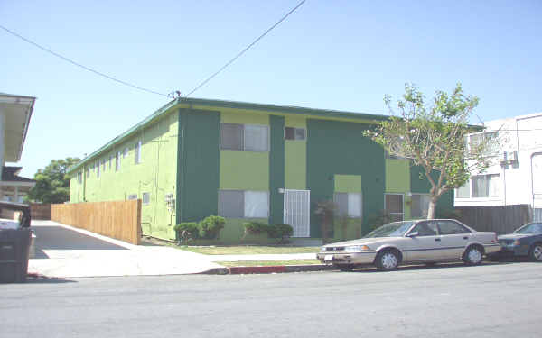 2828 E 6th St in Long Beach, CA - Building Photo