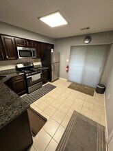 942 Thomas Ave in North Brunswick, NJ - Building Photo - Building Photo
