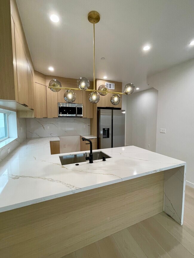 611 1/2 W 41st Pl in Los Angeles, CA - Building Photo - Building Photo