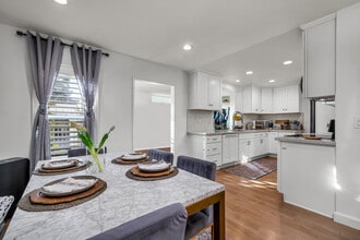 3500 W Manchester Blvd, Unit Unit 66 in Inglewood, CA - Foto de edificio - Building Photo