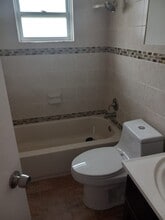 501 NE 24th Pl, Unit 501 in Cape Coral, FL - Foto de edificio - Building Photo