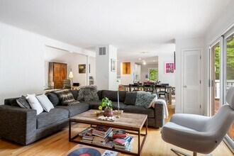 29 Wainwright Rd in Winchester, MA - Building Photo - Building Photo