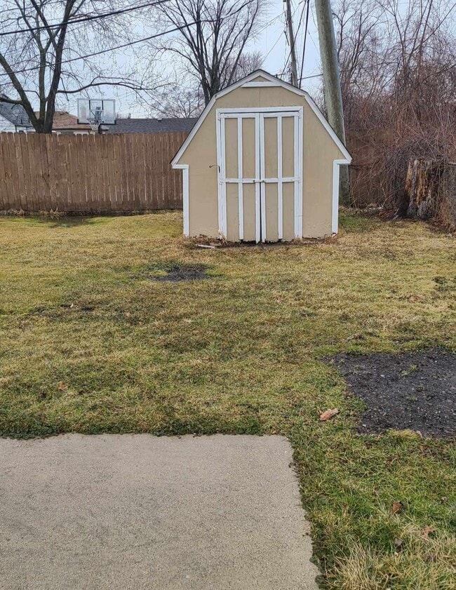 19625 Meier St in Roseville, MI - Building Photo - Building Photo