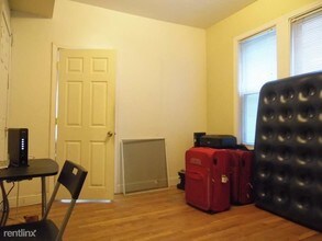 733 Parker St-Unit -# 2 in Boston, MA - Building Photo - Building Photo