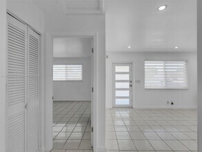 1811 SW 97th Ter in Miramar, FL - Building Photo - Building Photo
