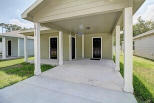 5811 Cebra St in Houston, TX - Building Photo