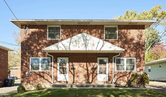 923-925 Rosamond Ave in Akron, OH - Building Photo