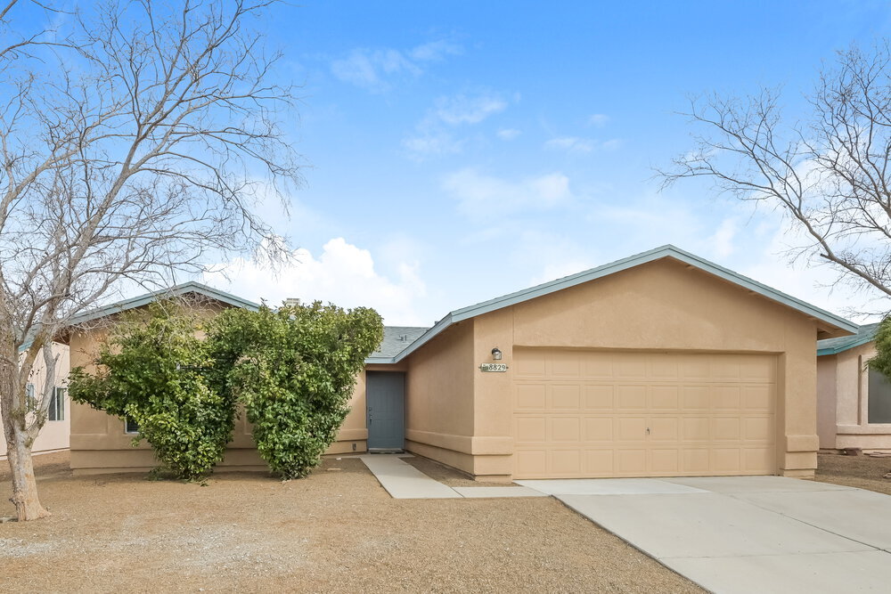 8829 E Eagle Creek Dr in Tucson, AZ - Building Photo